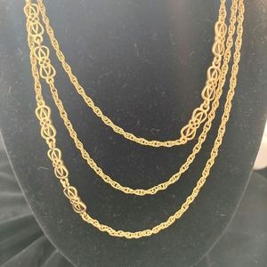BEAUTIFUL VINTAGE MONET 54" GOLDTONE NECKLACE